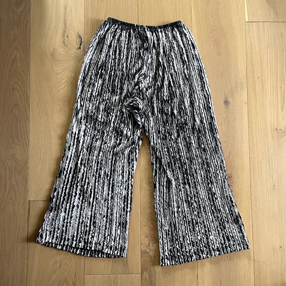 Ona Cropped Culotte Pants - Black & White Sewn Stripe - Small - Picture 3 of 5